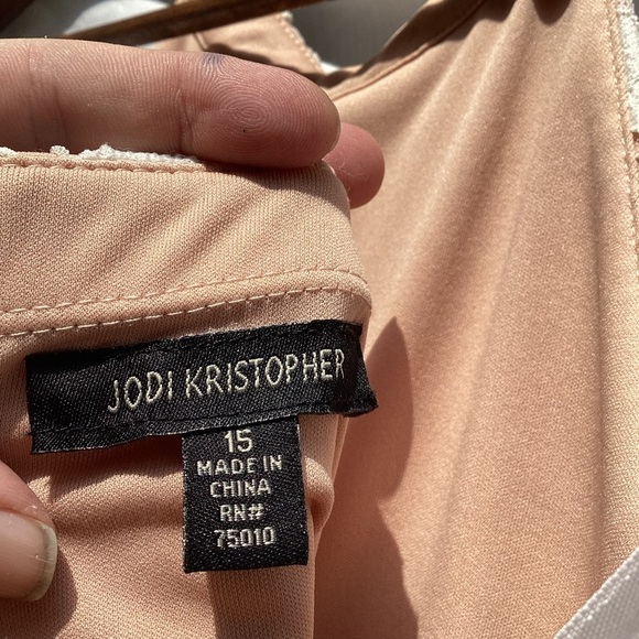 Jodi Kristopher tan and off white lace formal dress, size 15 - Picture 6 of 10